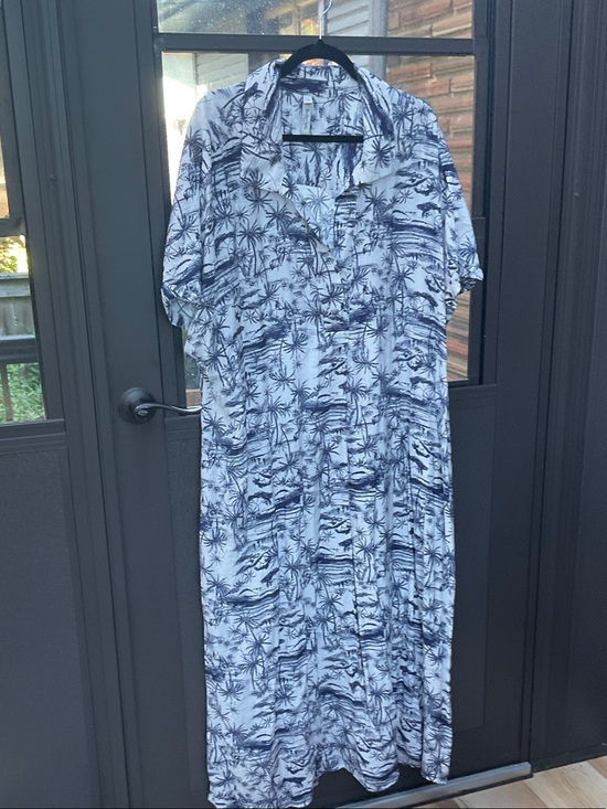 torrid Dresses & Skirts - torrid White and Navy Palm-Print Midi Dress 3x/4x